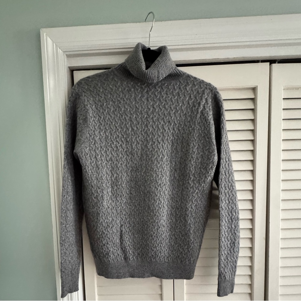 Women’s Kirkland Signature Gray Turtleneck Sweater